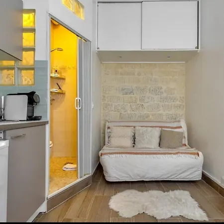 Charmant Studio A 2 Pas Des Champs-elysees * Paris
