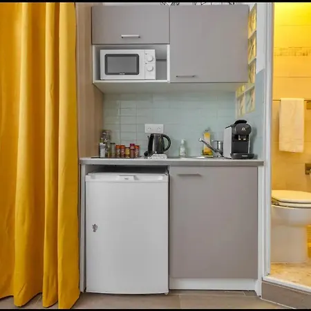 Charmant Studio A 2 Pas Des Champs-elysees